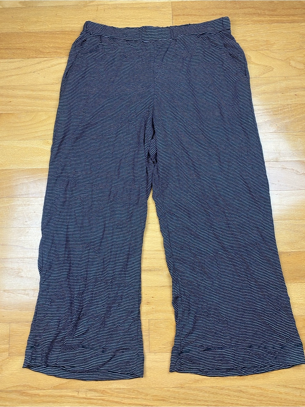 Alembika Linea Crinkle Pants, Black Striped, Size 4 (US 12-14) - Picture 2 of 11